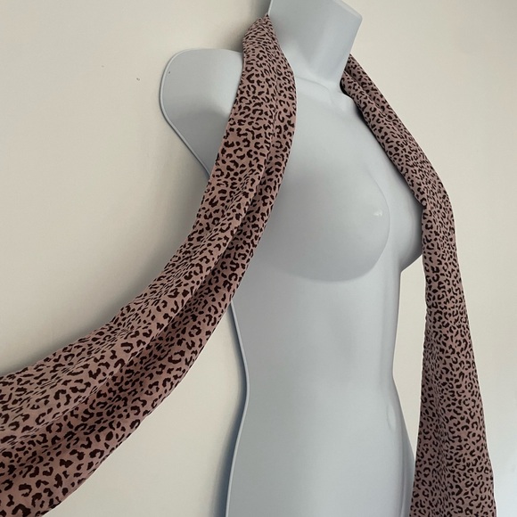 Scarf - Picture 2 of 4